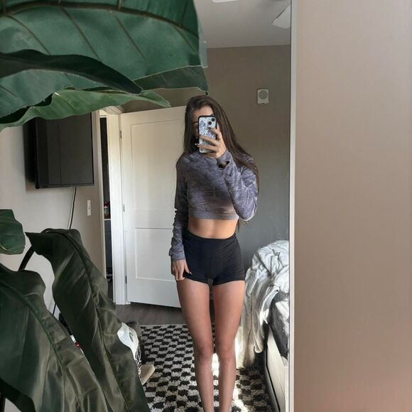 Gymshark Women's Grey and Black Shirt - Picture 1 of 7